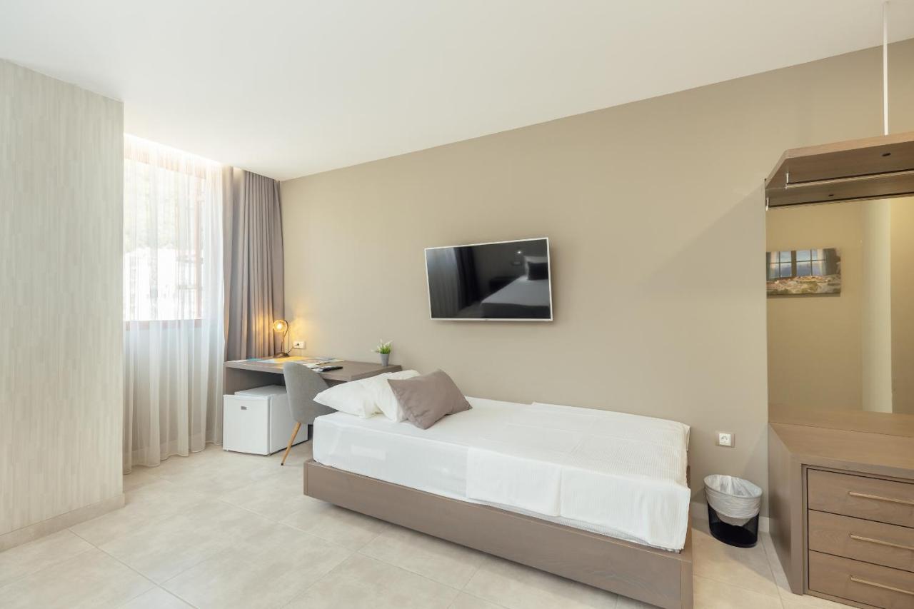 Centar Novi Hotel Herceg Novi Luaran gambar