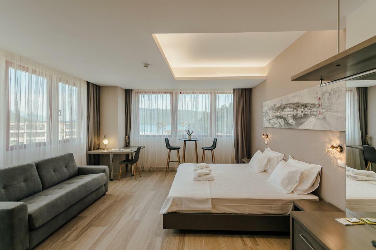Centar Novi Hotel Herceg Novi Luaran gambar