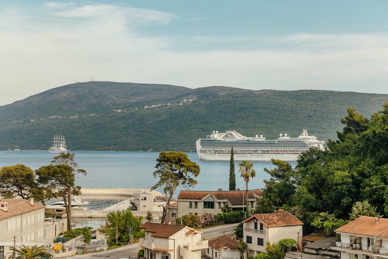 Centar Novi Hotel Herceg Novi Luaran gambar