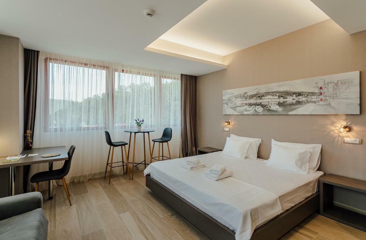 Centar Novi Hotel Herceg Novi Luaran gambar